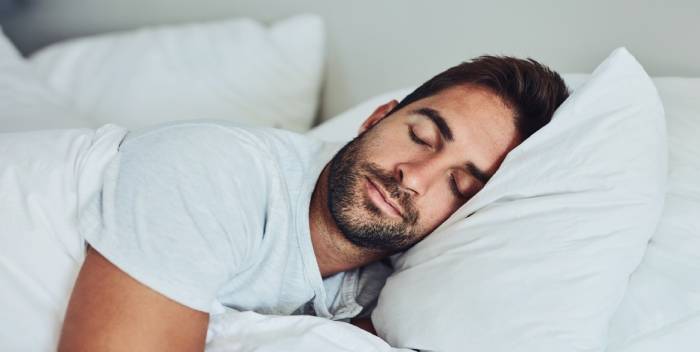 Malos hábitos de sueño aumentan posibilidad de sufrir un infarto