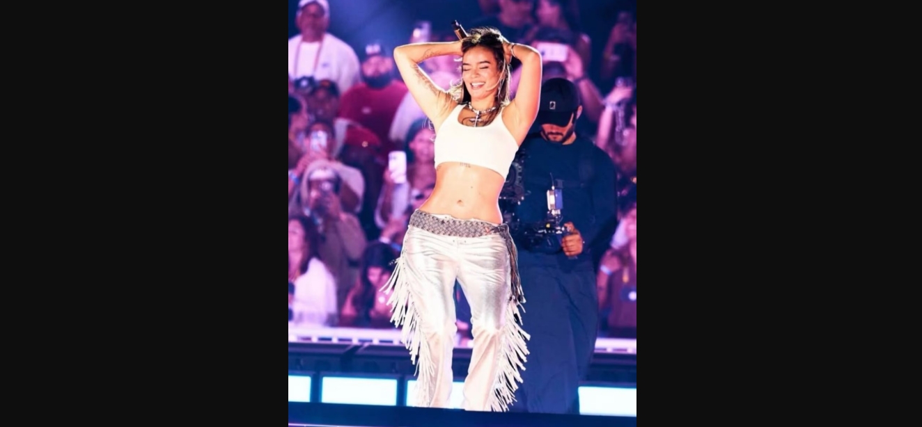 Karol G invitada de honor de Bad Bunny a su último concierto en Medellín: ‘La Bichota’ sorprendió al público asistente en el Atanasio Girardot