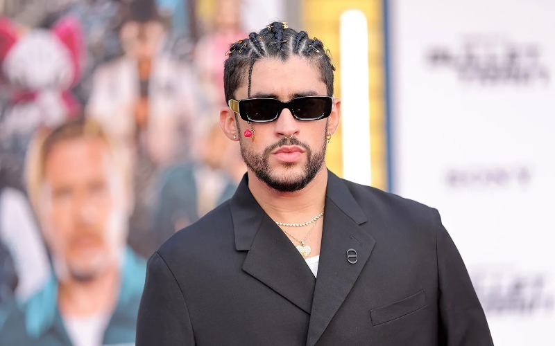 NFL y Bad Bunny anuncian colección que combina fútbol americano, música y cultura