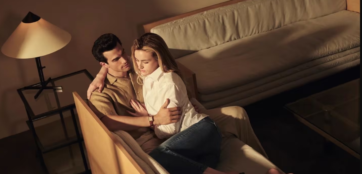 La miniserie de Disney Plus, Love Story, es un exitazo entre los fans de las historias románticas reales