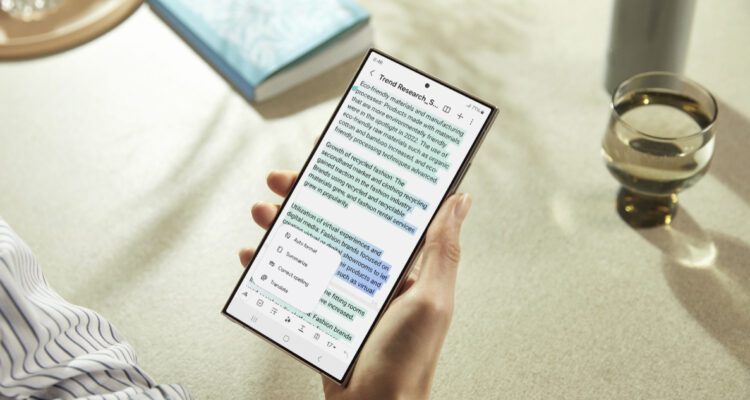 Nueva era de IA móvil: así es la traducción instantánea y búsqueda inteligente del Samsung Galaxy S24