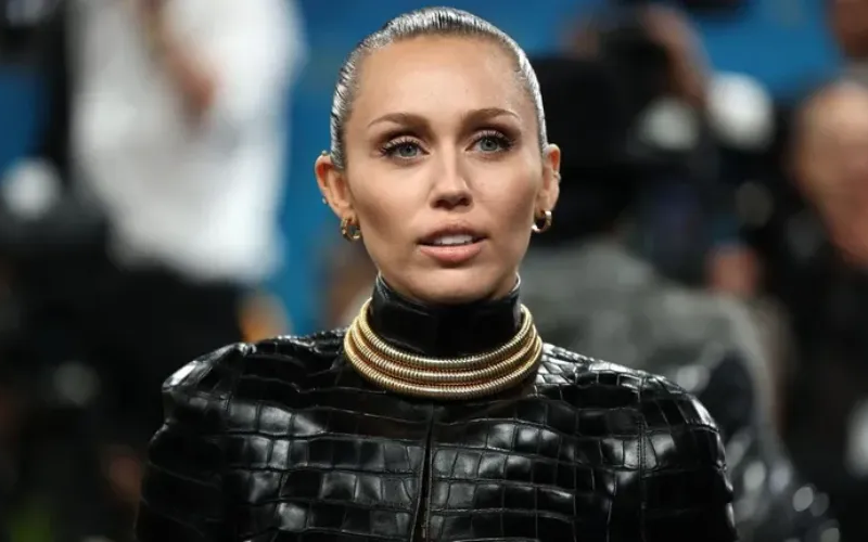Miley Cyrus sufrió una «infección grave» tras rodar la película de su nuevo álbum
