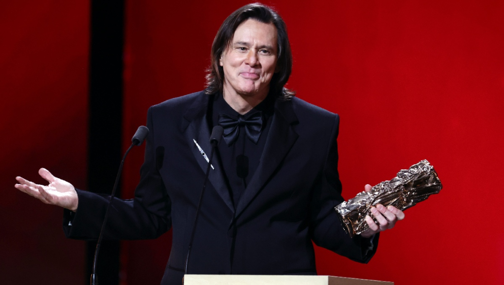 El regreso de una leyenda: Jim Carrey iluminó la 51ª edición de los Premios César con su distinción honorífica