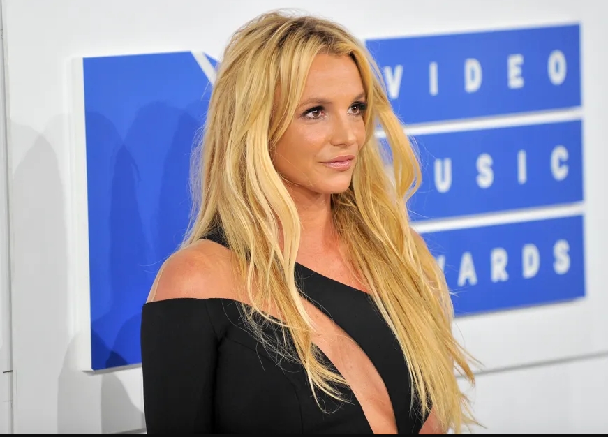 Britney Spears reflexiona sobre su rol de madre y critica la “vida secreta de sus padres”