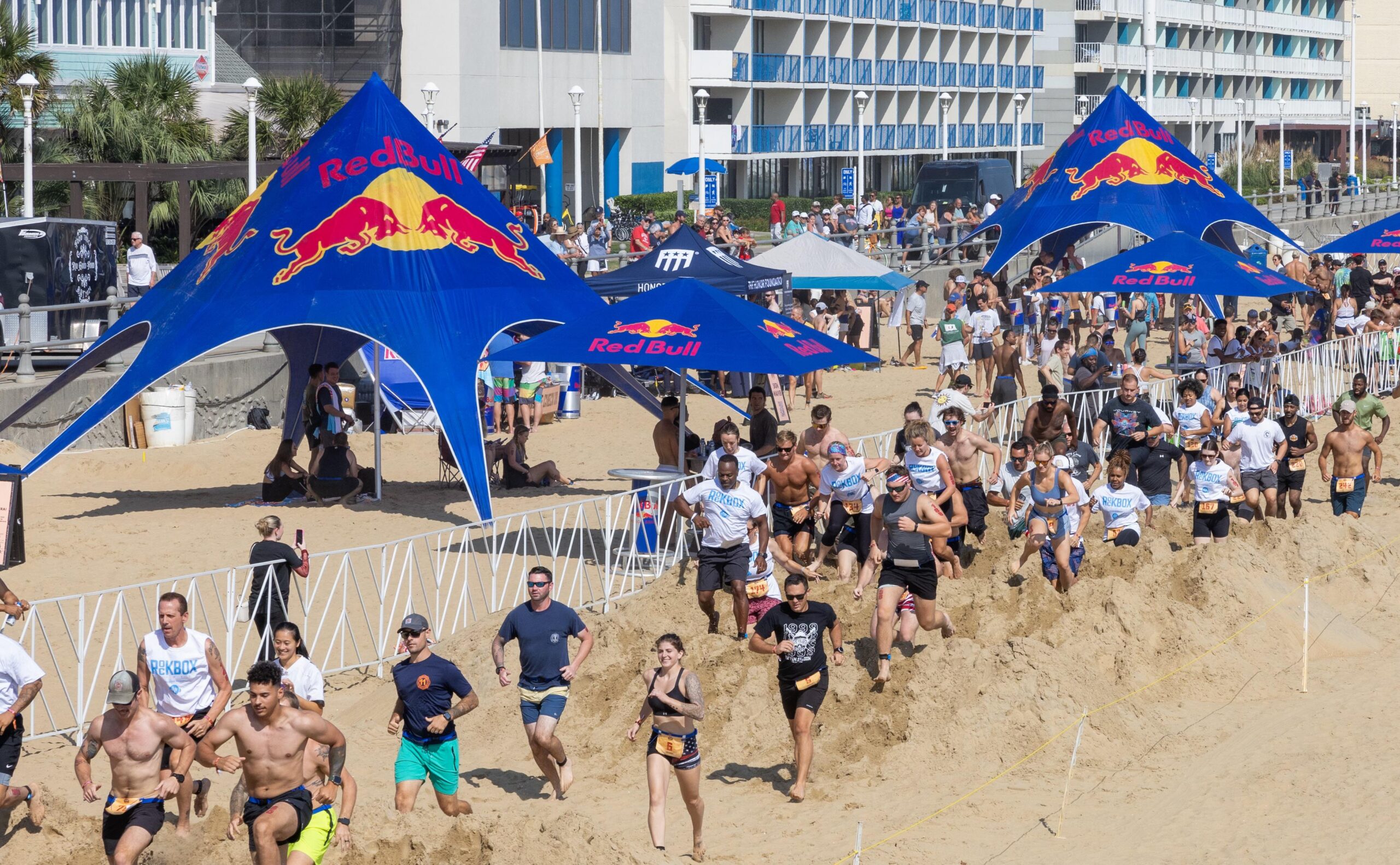 Amantes de la aventura, corredores y fanáticos del fitness: ¡La carrera de obstáculos más salvaje en el Castillo de Ibiza los espera!