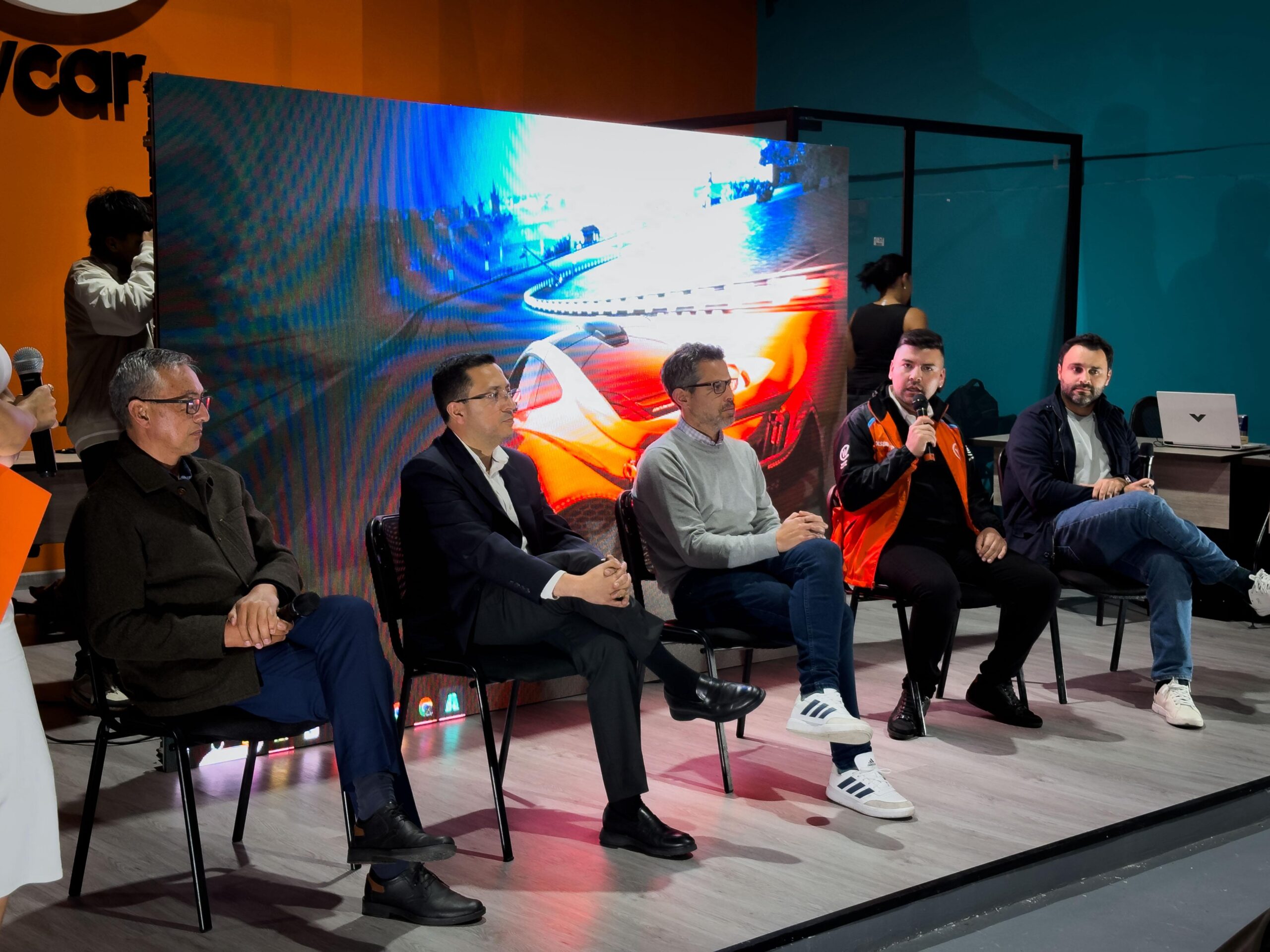 La digitalización redefine el mercado de vehículos usados en Colombia