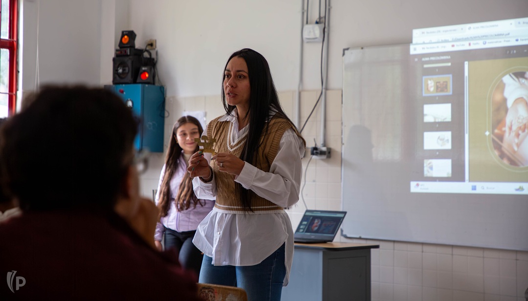 Día del maestro: estudio revela qué está afectando a los docentes en Colombia
