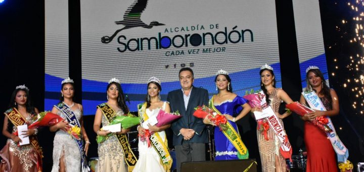 Uno de los eventos más esperados fue la proclamación y coronación de la Reina de Samborondón y su corte de honor, que se realizó el sábado en la Plaza Cívica Carlos López Jiménez, ubicada en la cabecera cantonal.