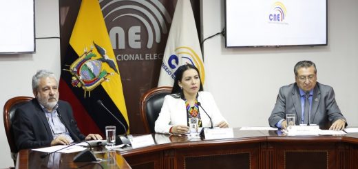 Presidenta del CNE y consejeros en rueda de prensa