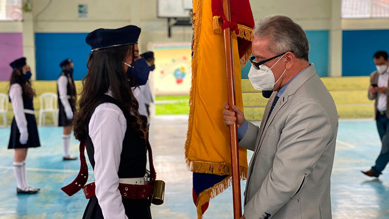Estudiantes del Ecuador rinden homenaje a la Bandera | Ecuador | Noti ...