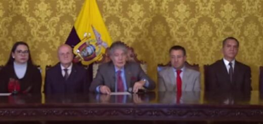 La reunión fue en el salón amarillo de Carondelet, y acompañaron a Lasso y Atamaint: la fiscal general, Diana Salazar; Iván Saquicela, presidente de la Corte de Justicia; y Wilman Terán, presidente de la Judicatura.