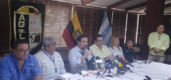 El titular de la Asociación de Ganaderos, Carlos Encalada, durante la rueda de prensa anunciando los pormenores de la feria.