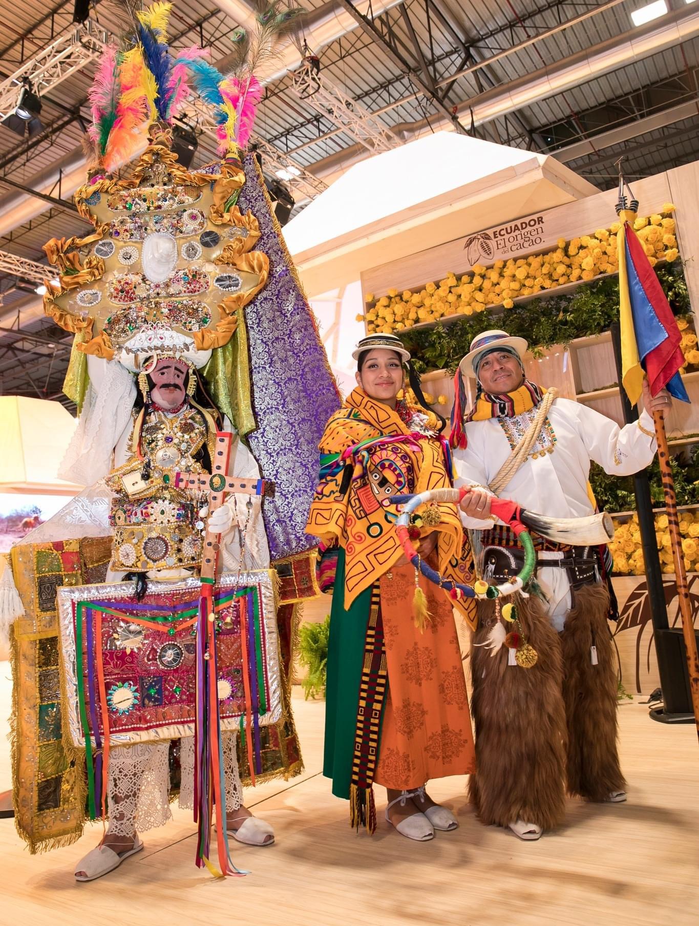 En el pabellón ecuatoriano los visitantes además disfrutaron de una activación cultural con danzas y la tradicional Diablada de Píllaro con el icónico ‘Diablo Huma´.