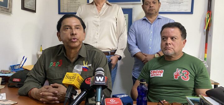 El expresidente Lucio Gutiérrez (a la izquierda) junto al candidato asambleísta Álex Bósquez; atrás otros postulantes a curules en la Asamblea por el PSP.