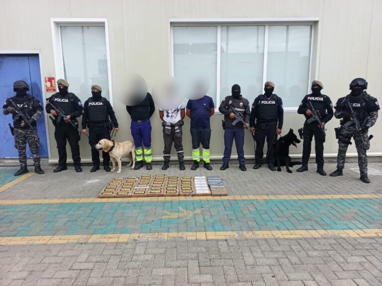 Policia ecuatoriana incautó mas de 49 kilos de droga