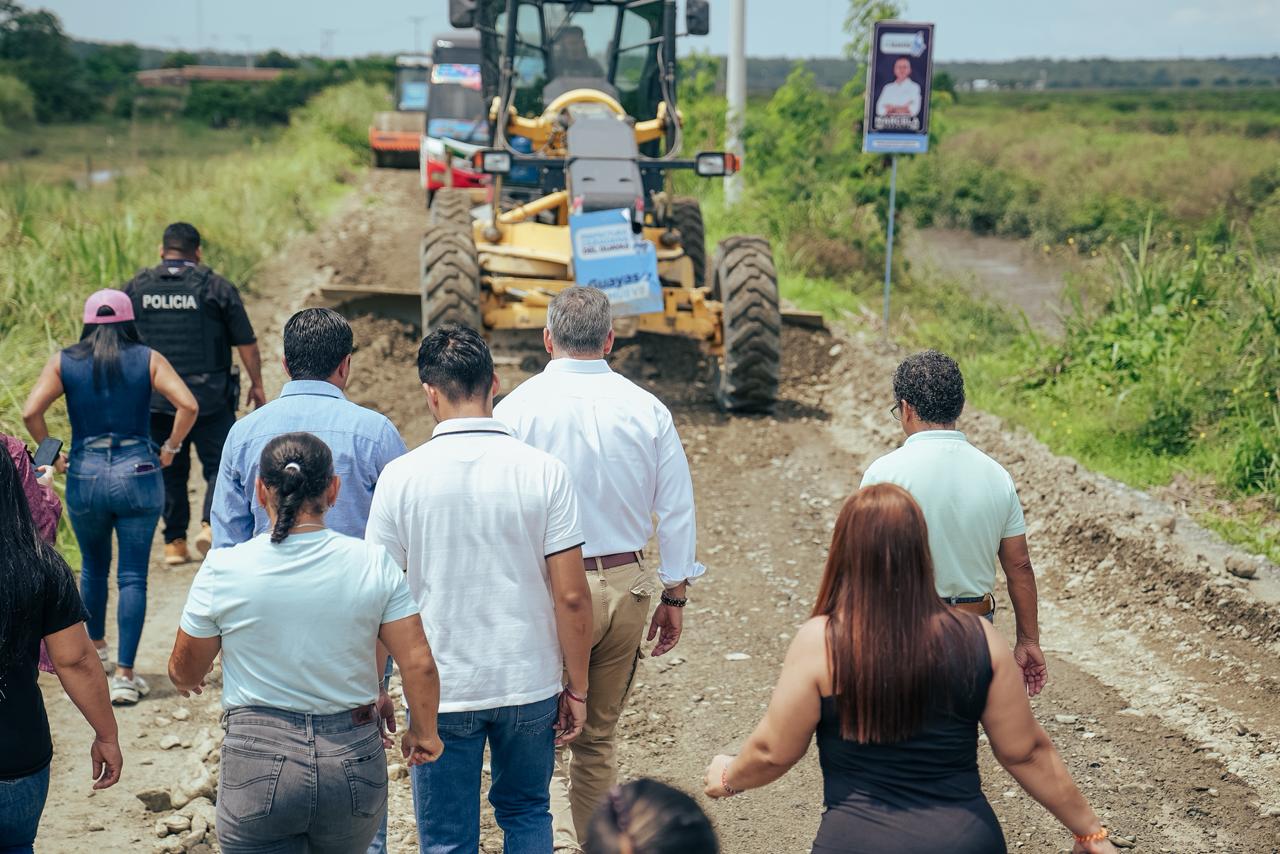 Naranjal mejora su conectividad con mantenimiento de 10 km de vía rural