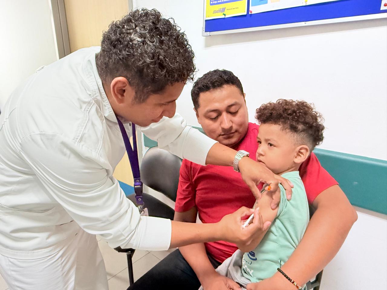 Ecuador mantiene activos los protocolos de vigilancia y prevención por casos de sarampión en Perú