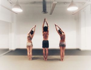 Llegan los “yogadictos” del Bikram Yoga