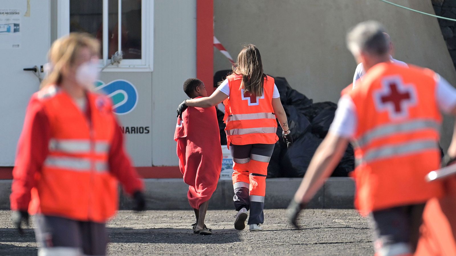 El Gobierno dice que «ninguna» comunidad está excluida de acoger a menores migrantes y el PP tilda de «inmoral» el reparto