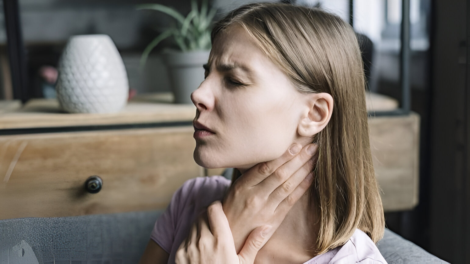 Rïesgos de cáncër de cabeza y cuello en los jóvenes por el consümo de alcøhol, vÂpëø y tabãcø: alërtan los expertos