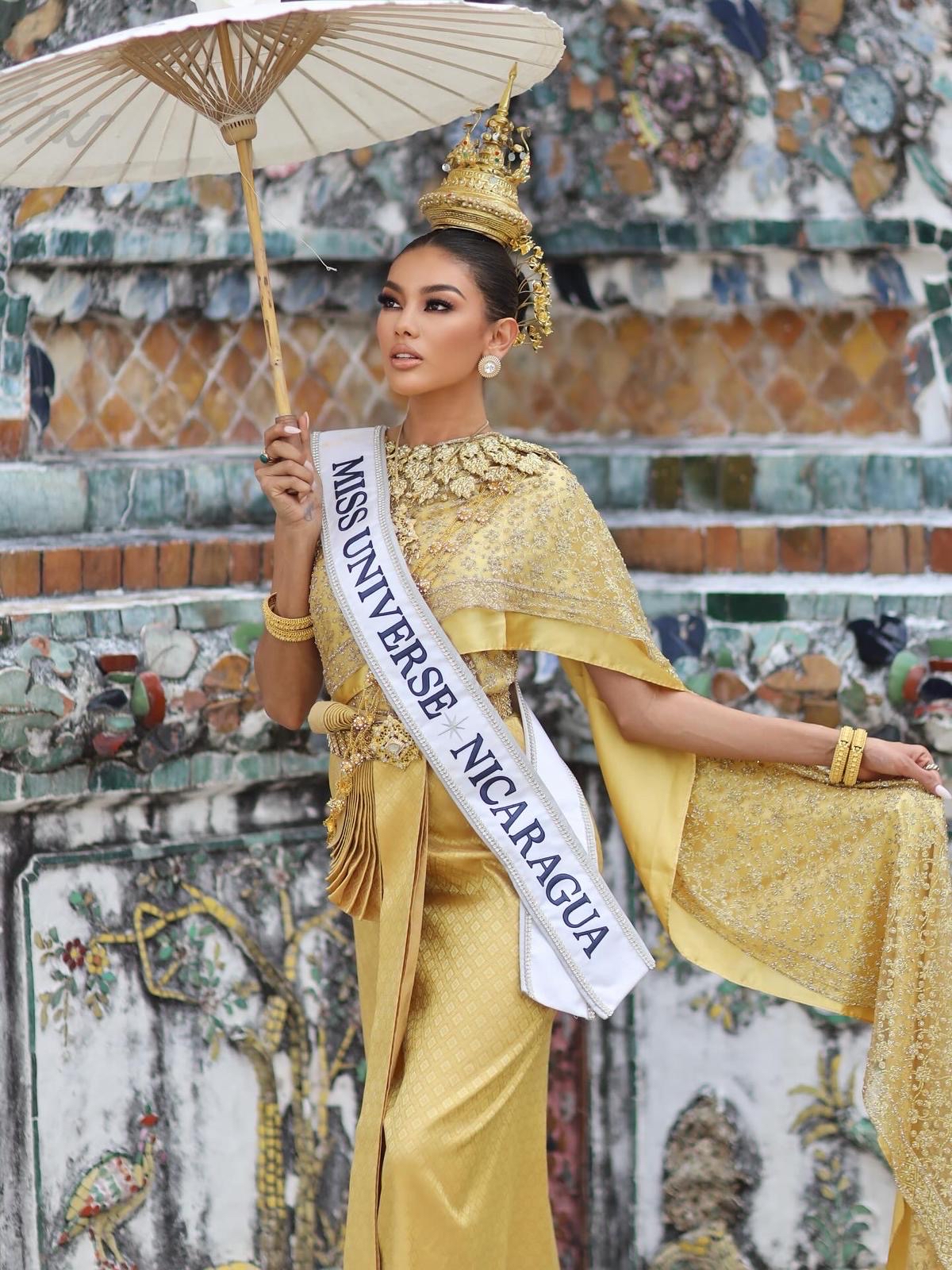 De Miami a Tailandia: mi arte en las uñas de una reina  Por Cecilia Alvarez 