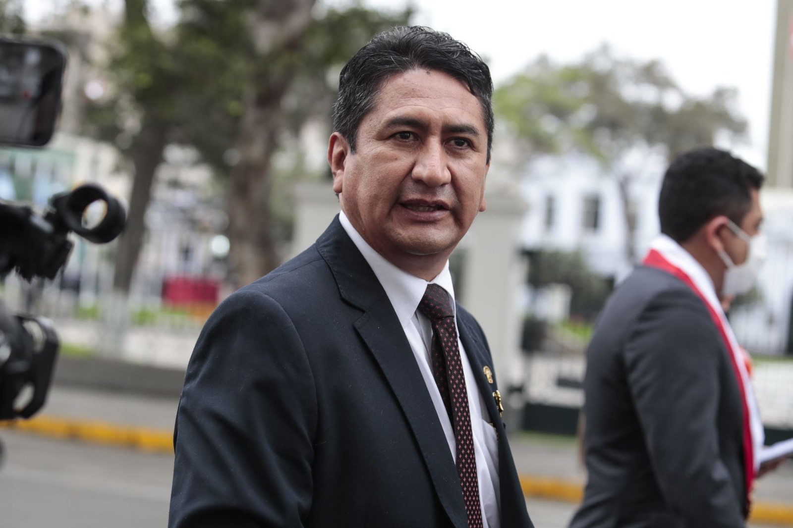 VLADIMIR CERRÓN VUELVE A SER NOTICIA EN PERÚ