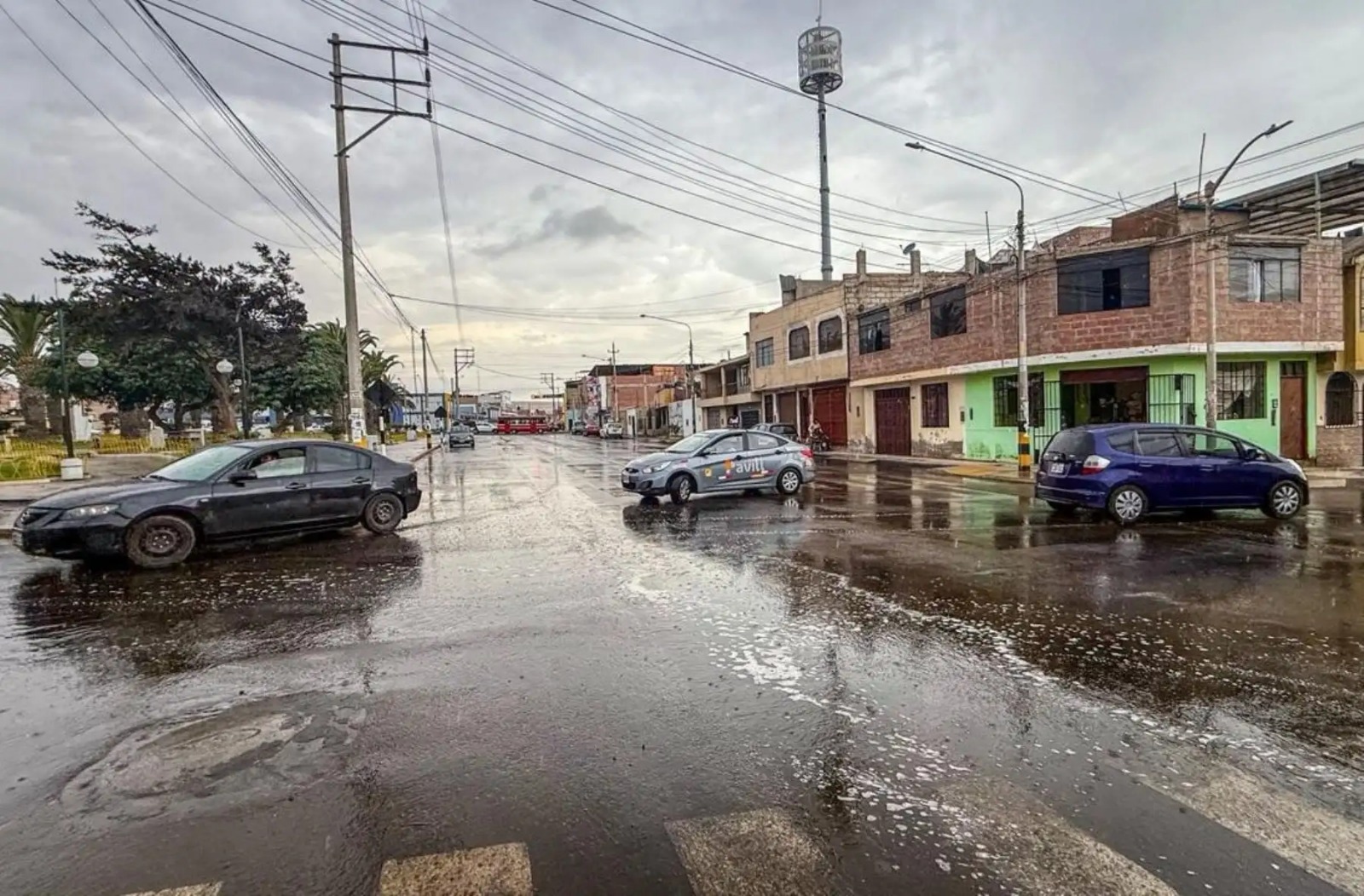 CIUDADANÍA Y AUTORIDADES ALERTA CON LAS LLUVIAS EN LA COSTA PERUANA