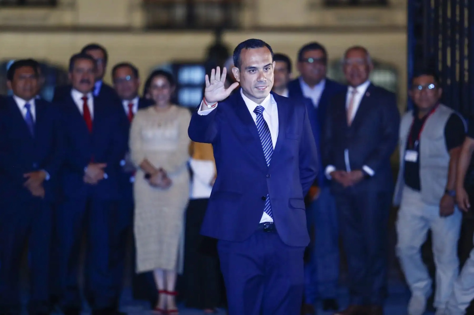 HOY TENDREMOS NUEVO ROSTRO EN EL EJECUTIVO DEL PERÚ