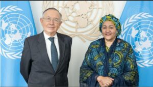 El representante permanente del Ecuador ante la ONU, Hernán Pérez Loose, presentó sus credenciales a la vicesecretaria general, Amina Muhammed.