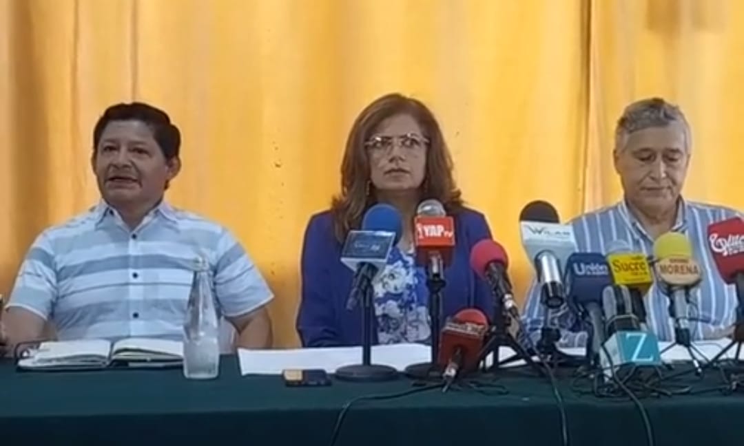 De izquierda a derecha: Carlos Tierras, María Luisa Granizo y Federico Loor Oporto.