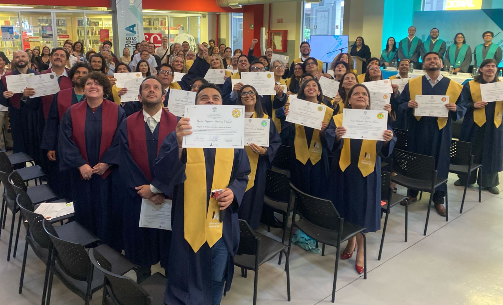 La Universidad de las Artes celebró la graduación de maestrantes de sus programas de Posgrados en Artes y de Validación de Trayectorias.