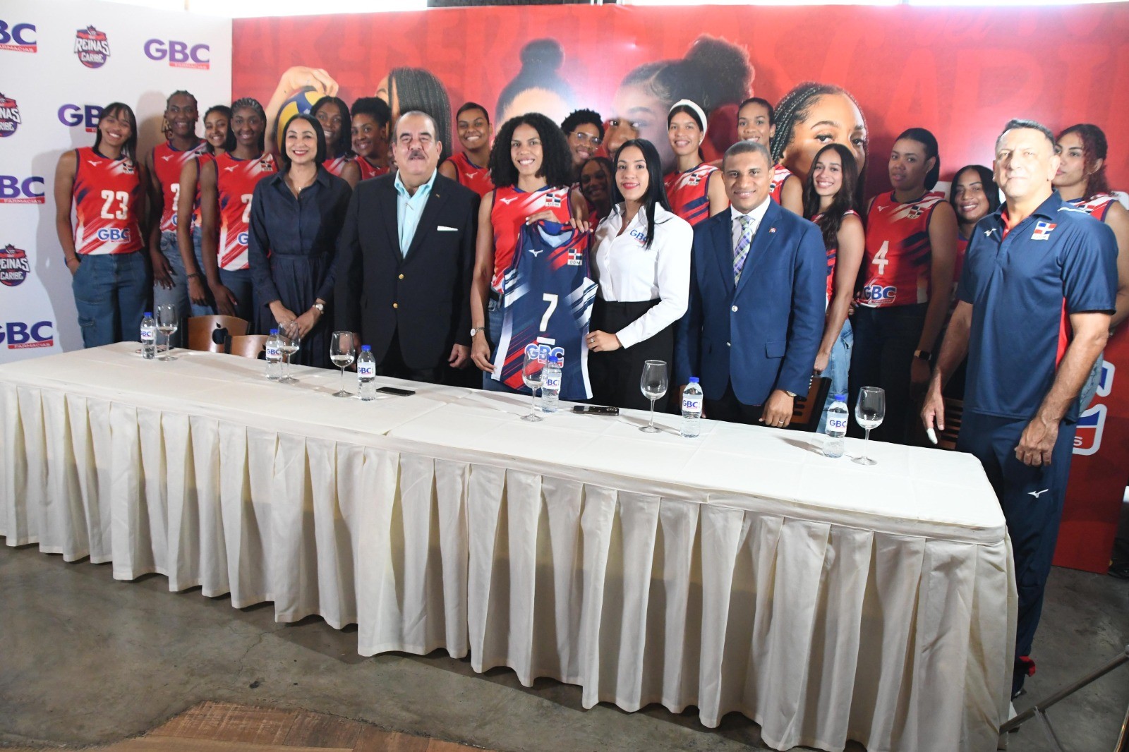 Las Reinas del Caribe y Grupo GBC firman convenio de 2 años
