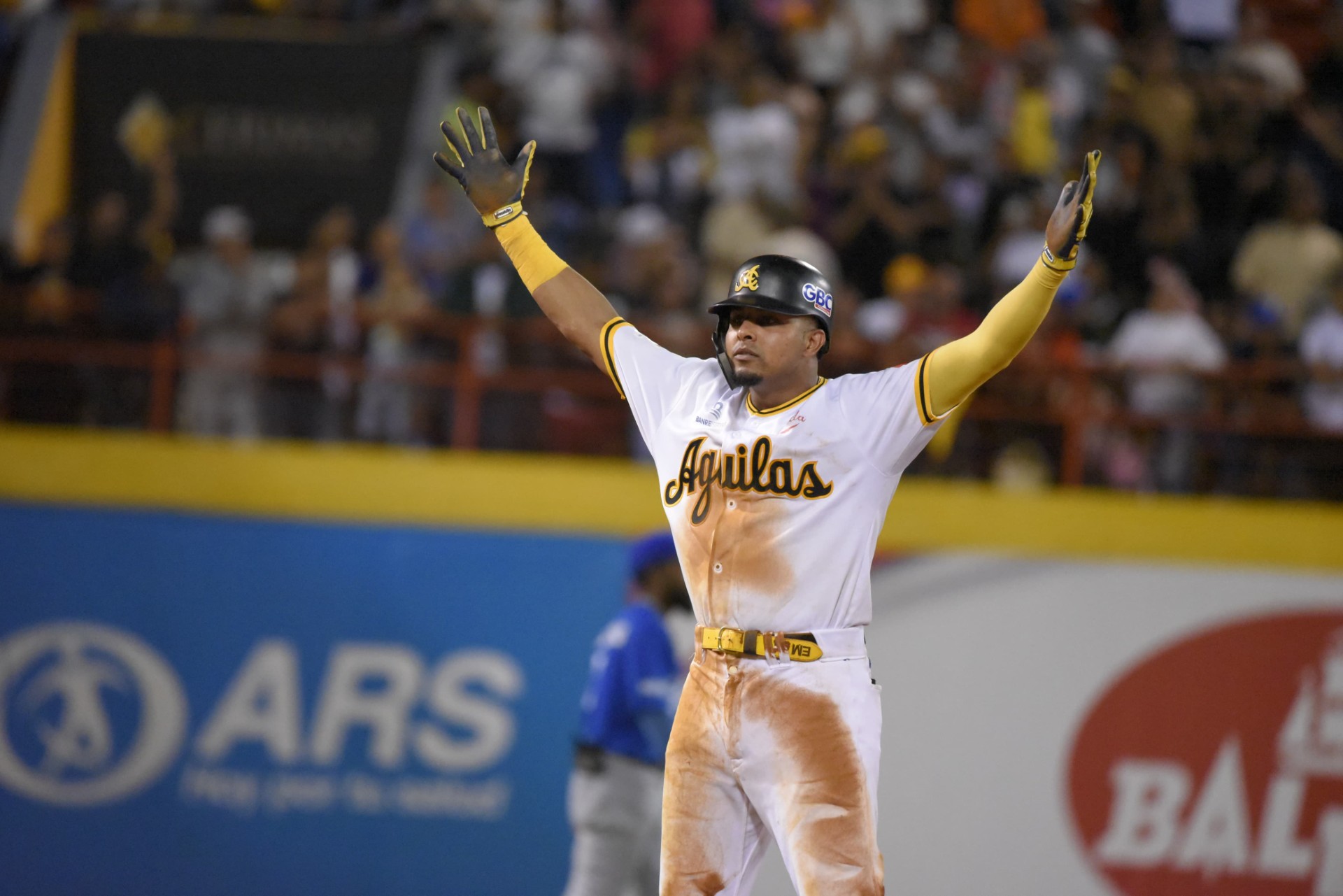 Águilas vencen al Licey por cuarta vez corrida