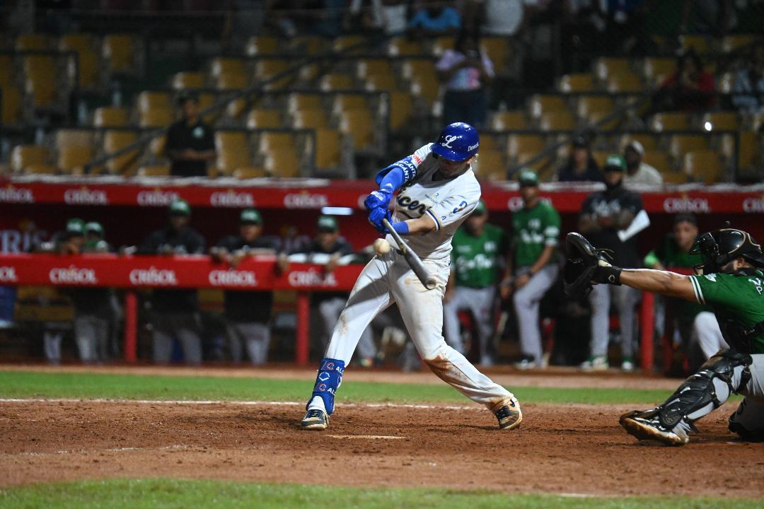 Alcántara pega hit de oro en victoria del Licey sobre las Estrellas