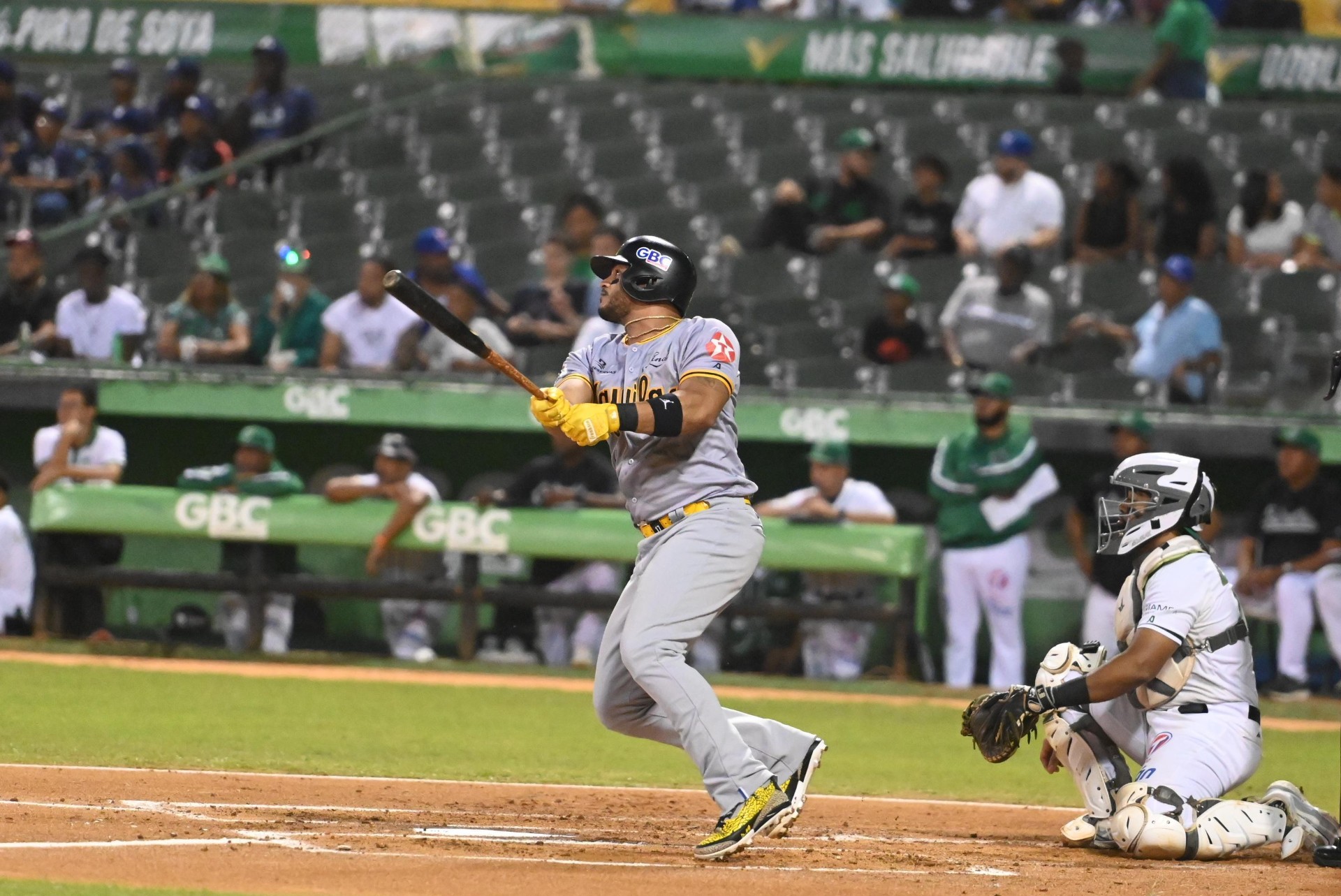 Águilas avanzan al Round Robin al vencer a las Estrellas