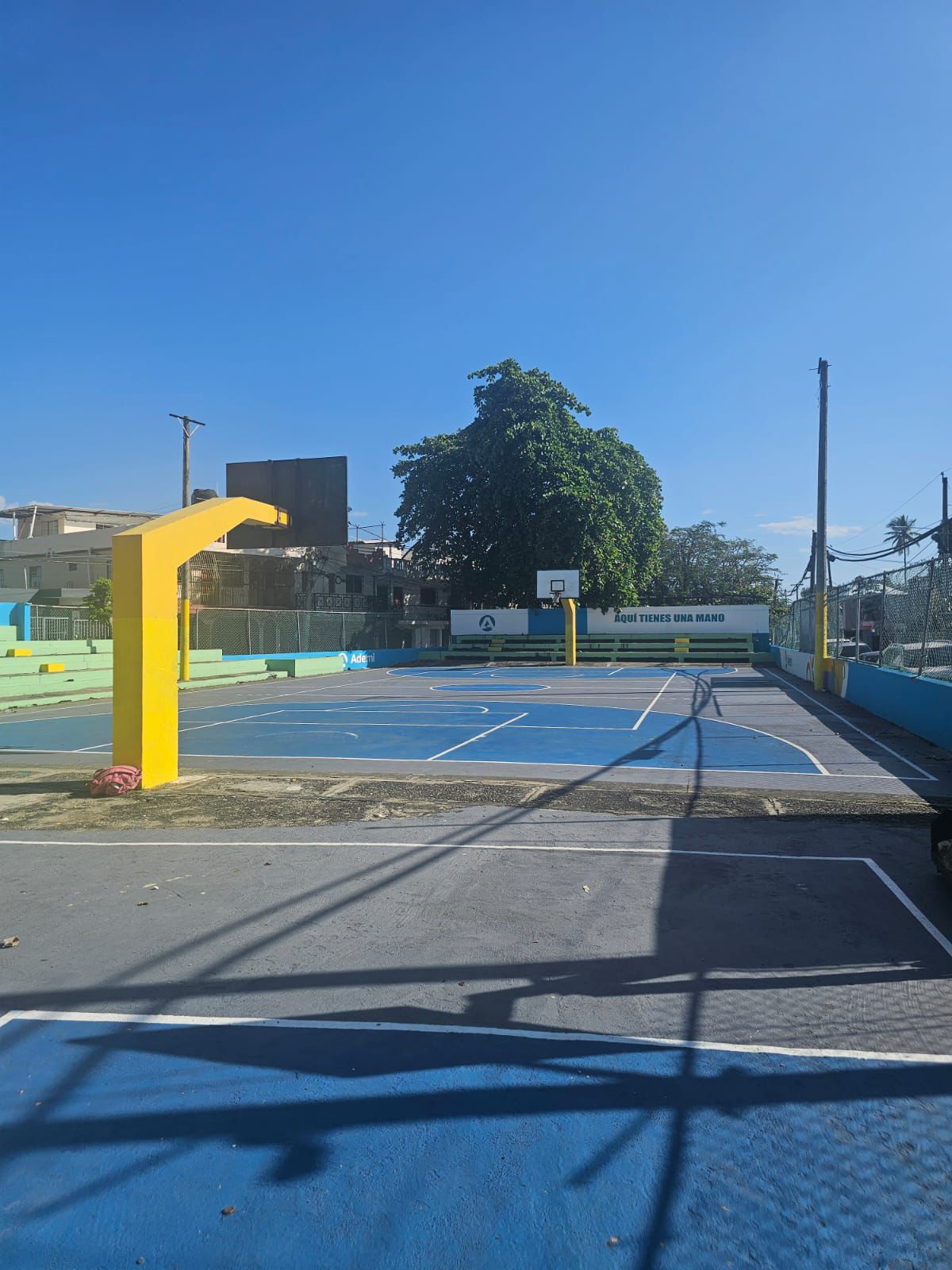 Arrancan obras de remoción y modernización del Club Hugo Kunhardt