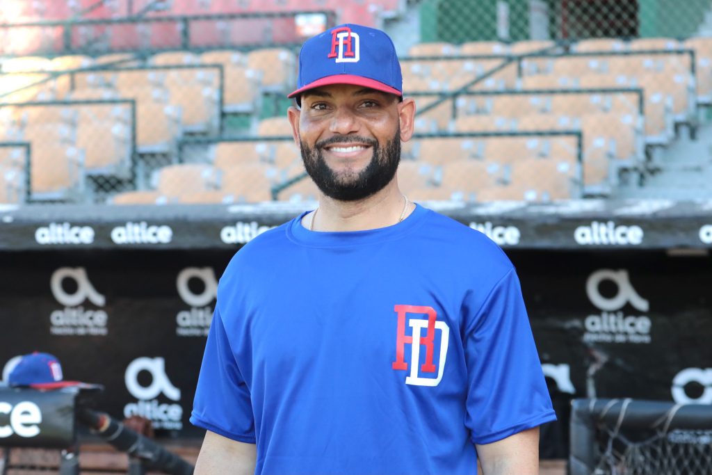 Estrellas oficializan a Héctor Borg como su mánager