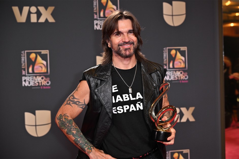 Juanes recibió el Premio La Nuestro a la Trayectoria Musical: El paisa dió un emotivo discurso “nunca es tarde para aprender a amar”