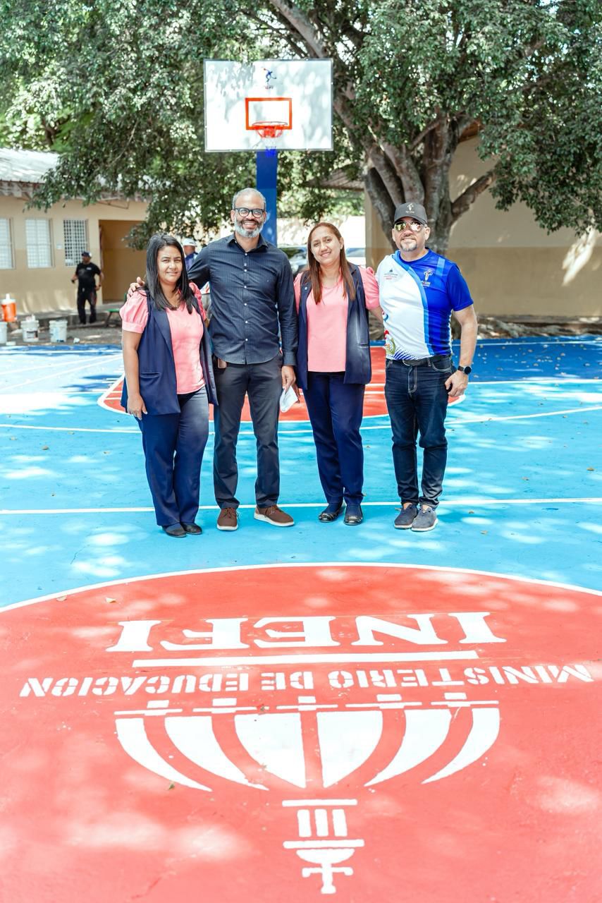 INEFI transforma espacios deportivos de Escuela Antonio Mena Pantaleón