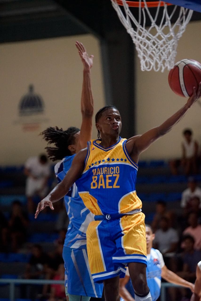 Mauricio Báez, Huellas, San Lázaro y El Millón triunfan en el Basket U25