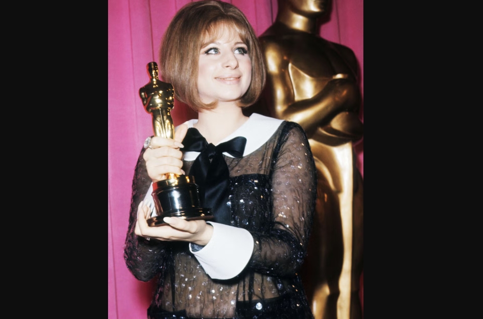 Barbra Streisand podría regresar al escenario de los Óscar para rendir un emotivo homenaje a Robert Redford y ręvivir la nostalgia de un clásico del cine
