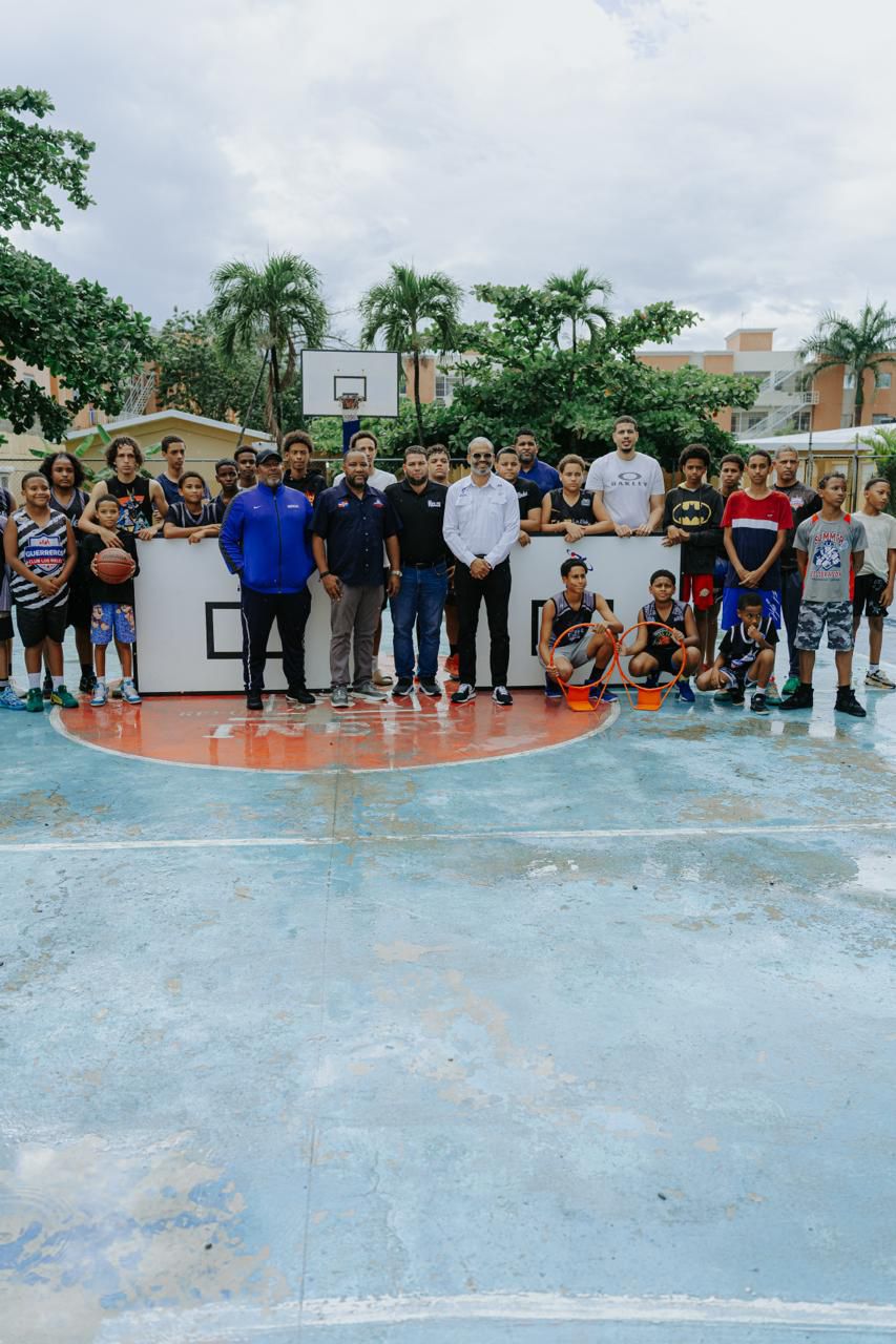 ¡Tableros nuevos! INEFI refuerza el baloncesto en Escuela Abel Aranda
