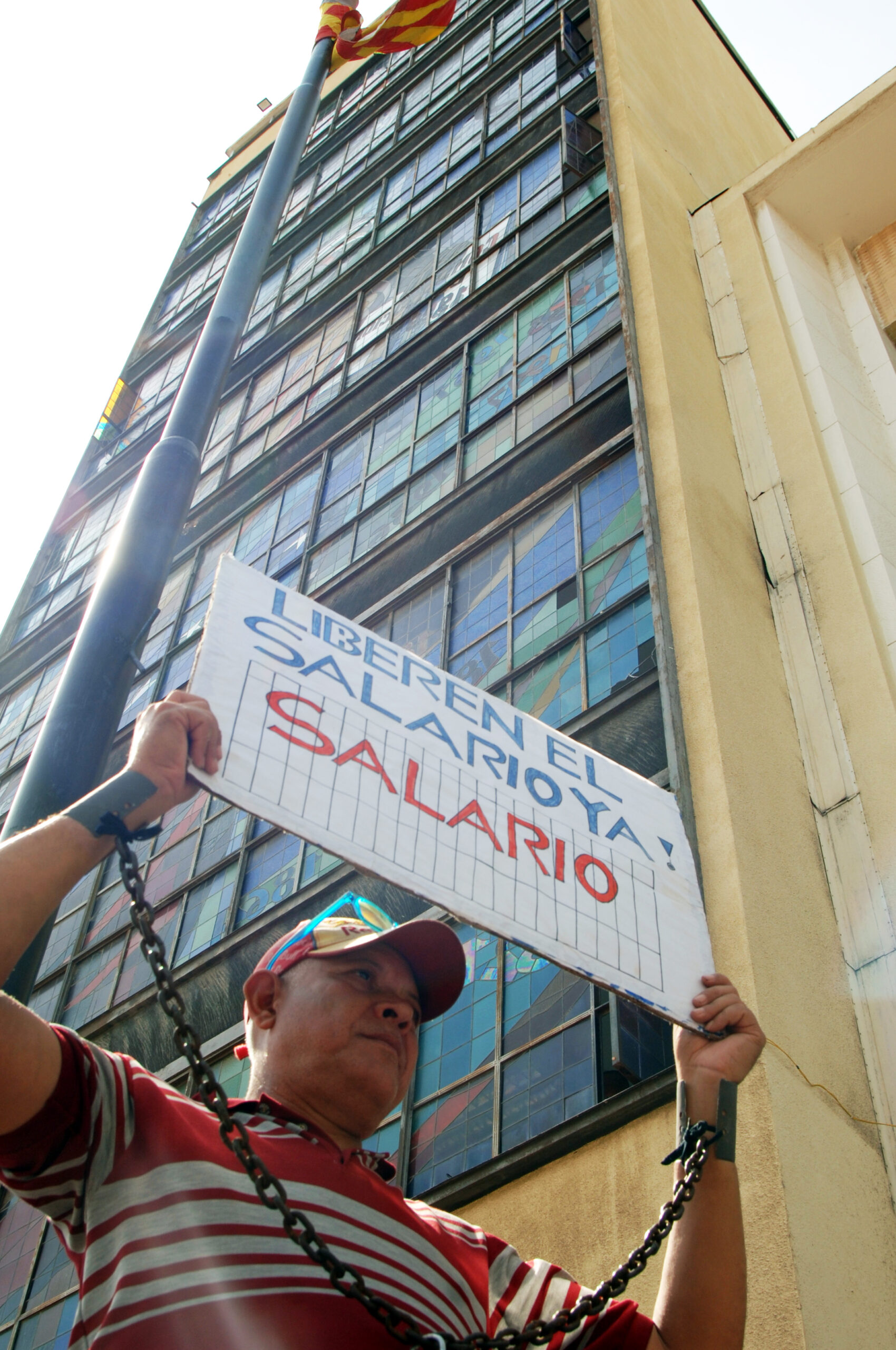 Concentración en la Plaza de Justicia: Gremios larenses exigen salario indexado y seguridad social