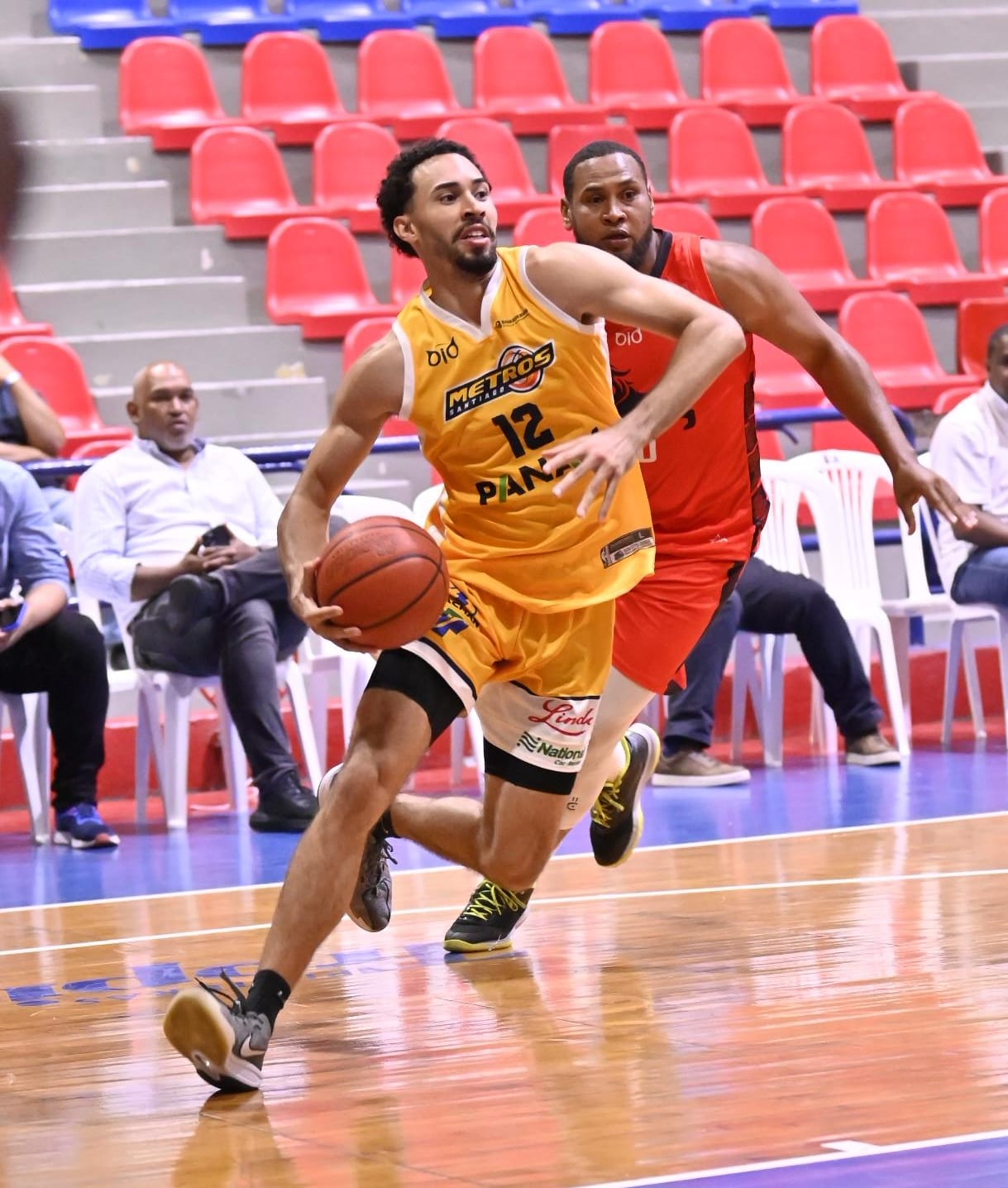 ¡Imparables! Metros arrollan a Leones y siguen invictos