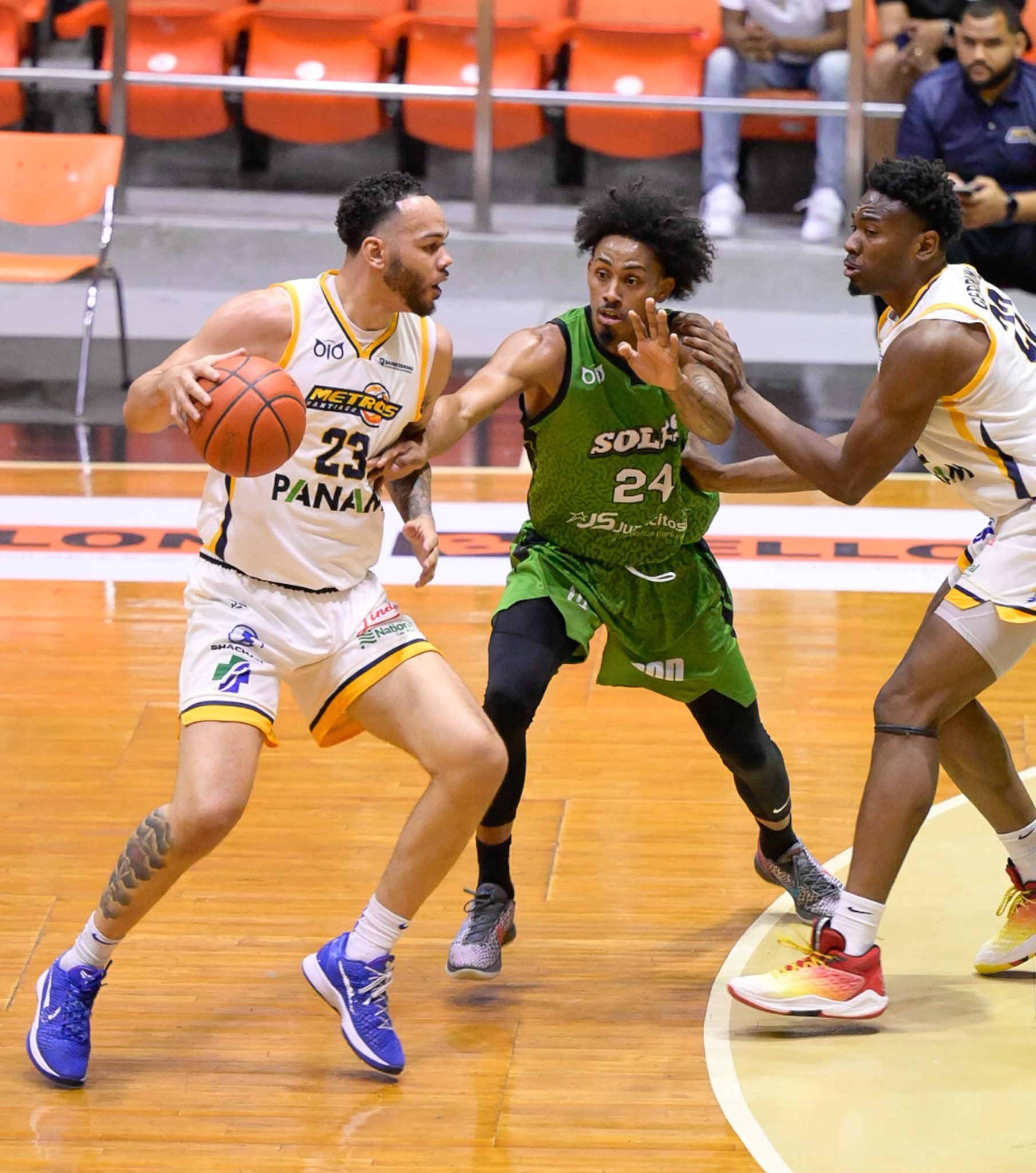 Hall y Fairley dictan sentencia en triunfo de Metros ante Soles