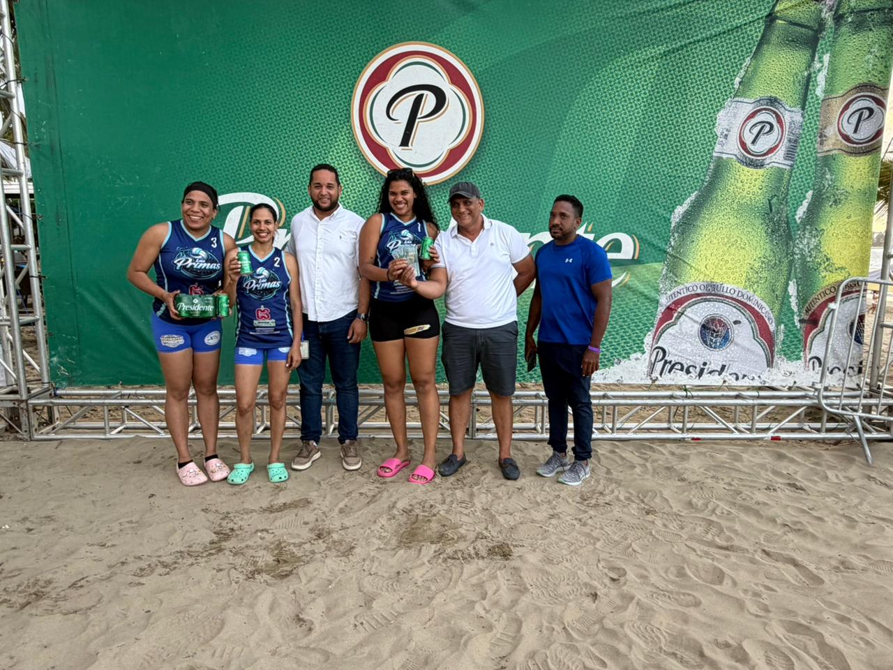 Primas y Liga de Moca ganan torneo de voleibol playero Semana Santa 2026