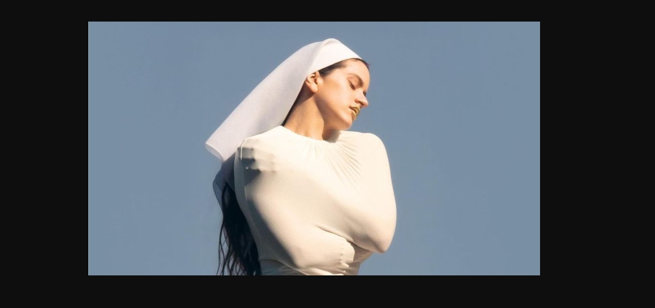 Rosalía publica «Lux (Complete Works)», con una versión inédita de ‘Dios es un stalker’
