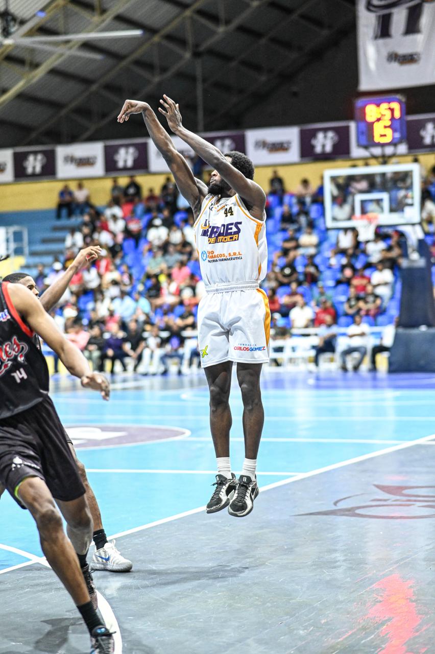 Héroes vencen a Leones y aseguran pase a Fase de Eliminación