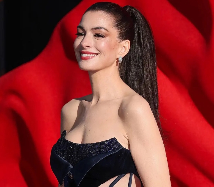 Más allá de ‘El Diablo Viste a la Moda’: Anne Hathaway y la arquitectura del regreso inesperado