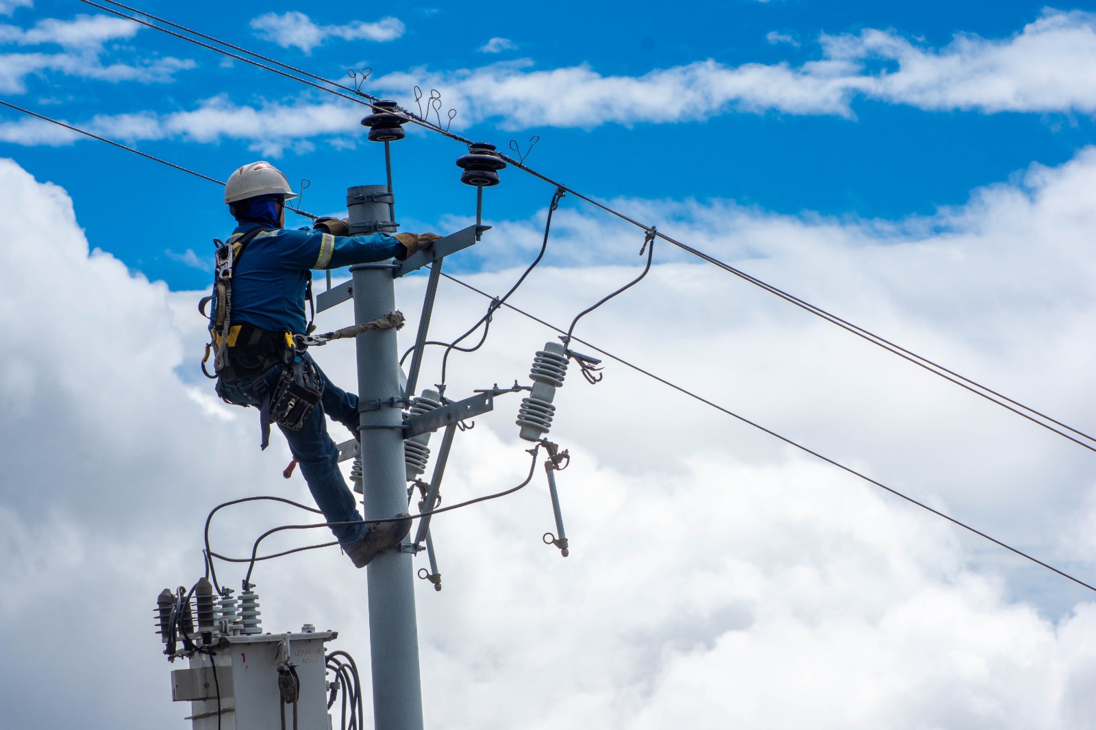 Gobierno Central ejecutará trabajos preventivos en el sistema eléctrico para reducir riesgos ante el fenómeno de El Niño